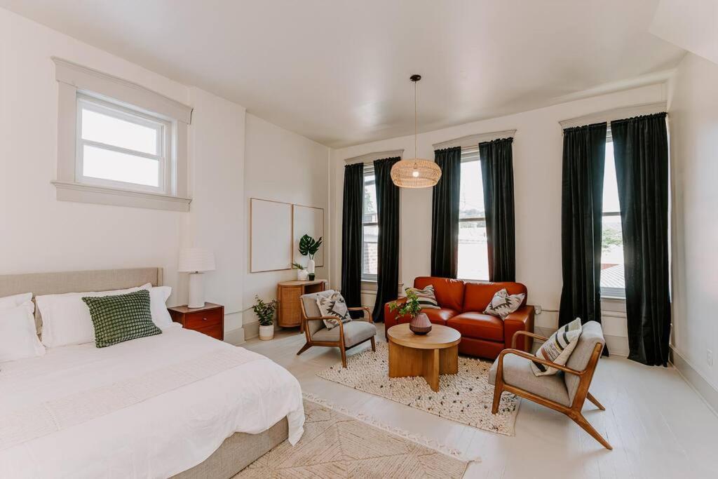 Апартаменты East Main Lofts - Boho 203 Мэдисон Экстерьер фото