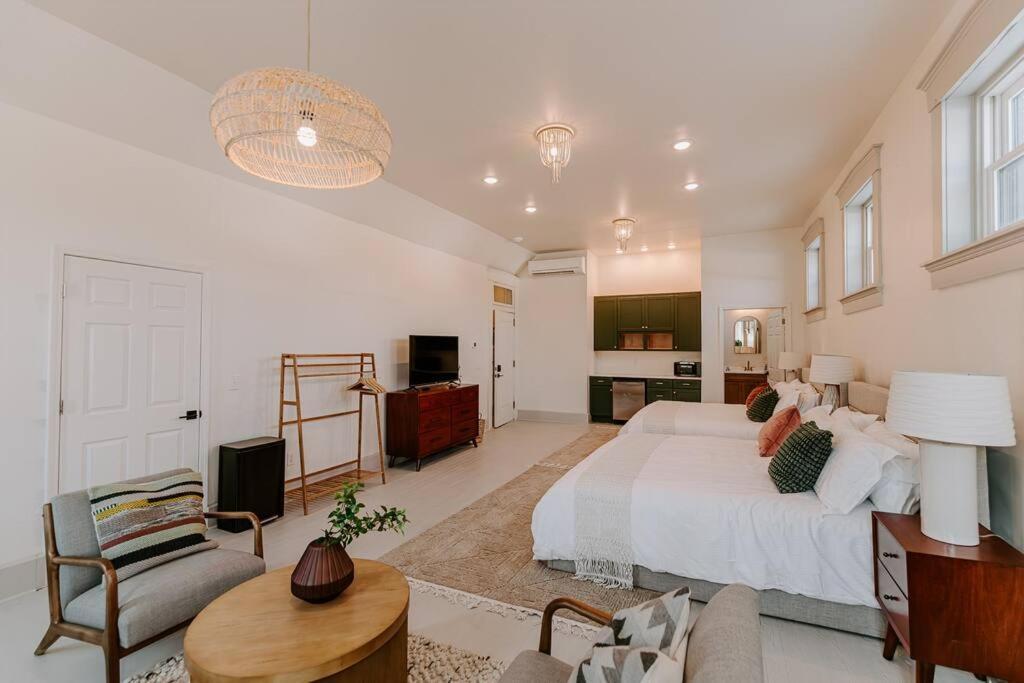 Апартаменты East Main Lofts - Boho 203 Мэдисон Экстерьер фото