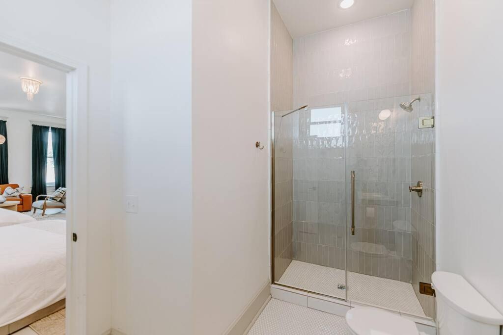 Апартаменты East Main Lofts - Boho 203 Мэдисон Экстерьер фото